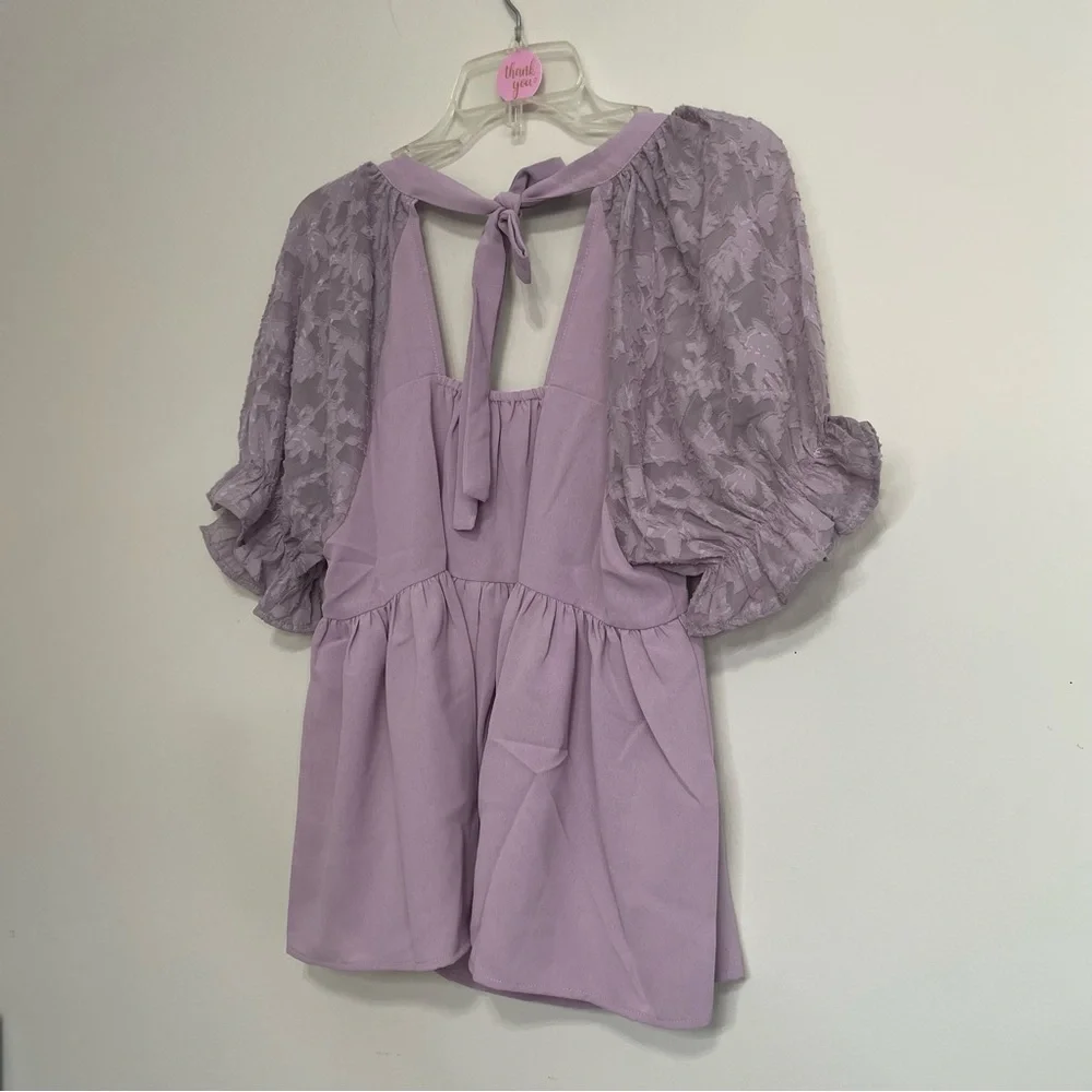 Entro Lavender Textured Sleeve Blouse  Size Medium ~ Spring‎ or Summertime